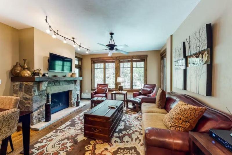 Water House Luxury 2 Bedroom On Main Street - Walk To Quicksilver Lift!